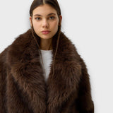 Illia – Krátký kabát ze syntetické kožešiny s oversized límcem