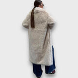 Liviane – Dlouhý kabát se syntetickým kožešinou v couture stylu